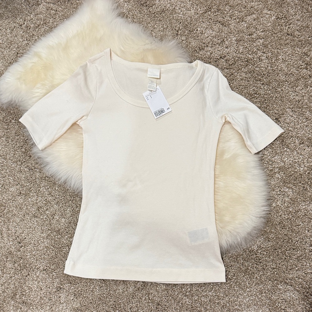 NWT H&M Cream Scoop Neck Short Sleeve Top Size S